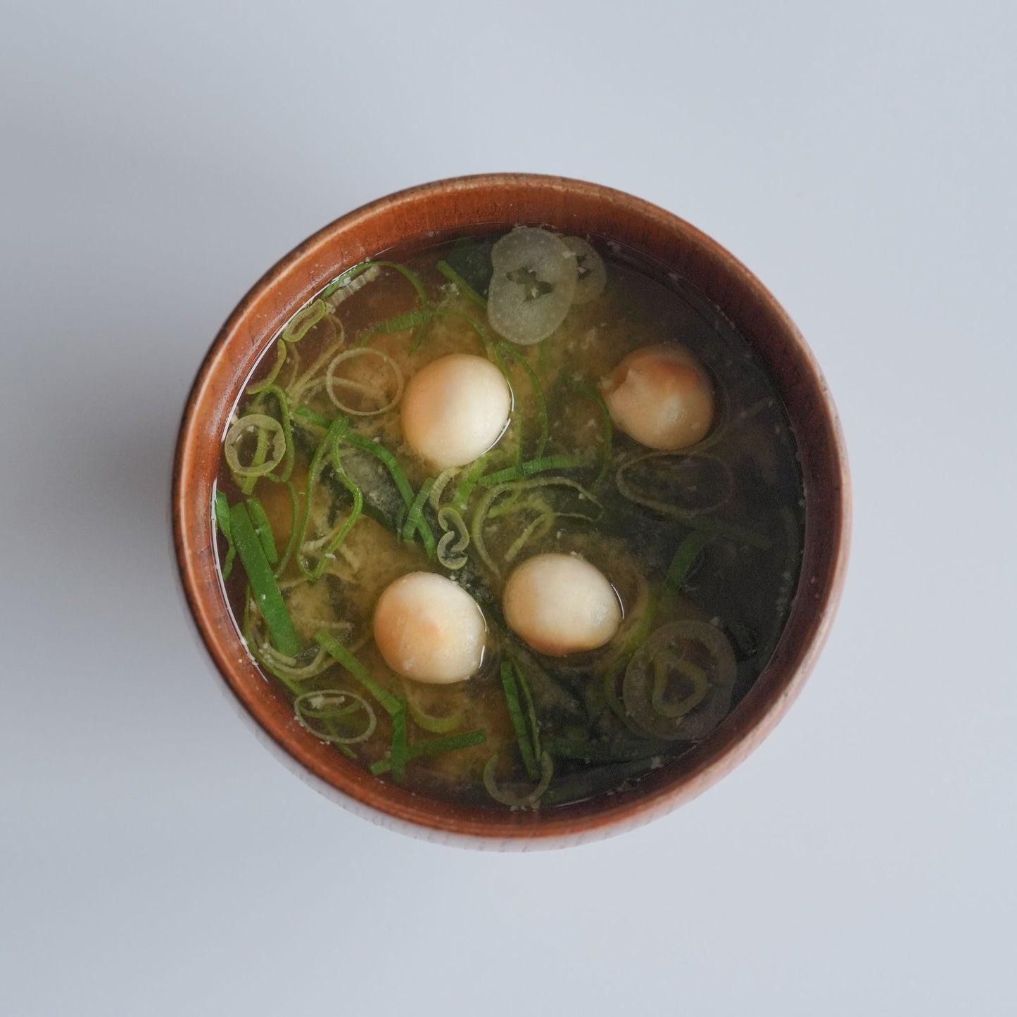 白玉ふはほどよく出汁を吸い、ふんわり柔らかな食感を楽しめます。