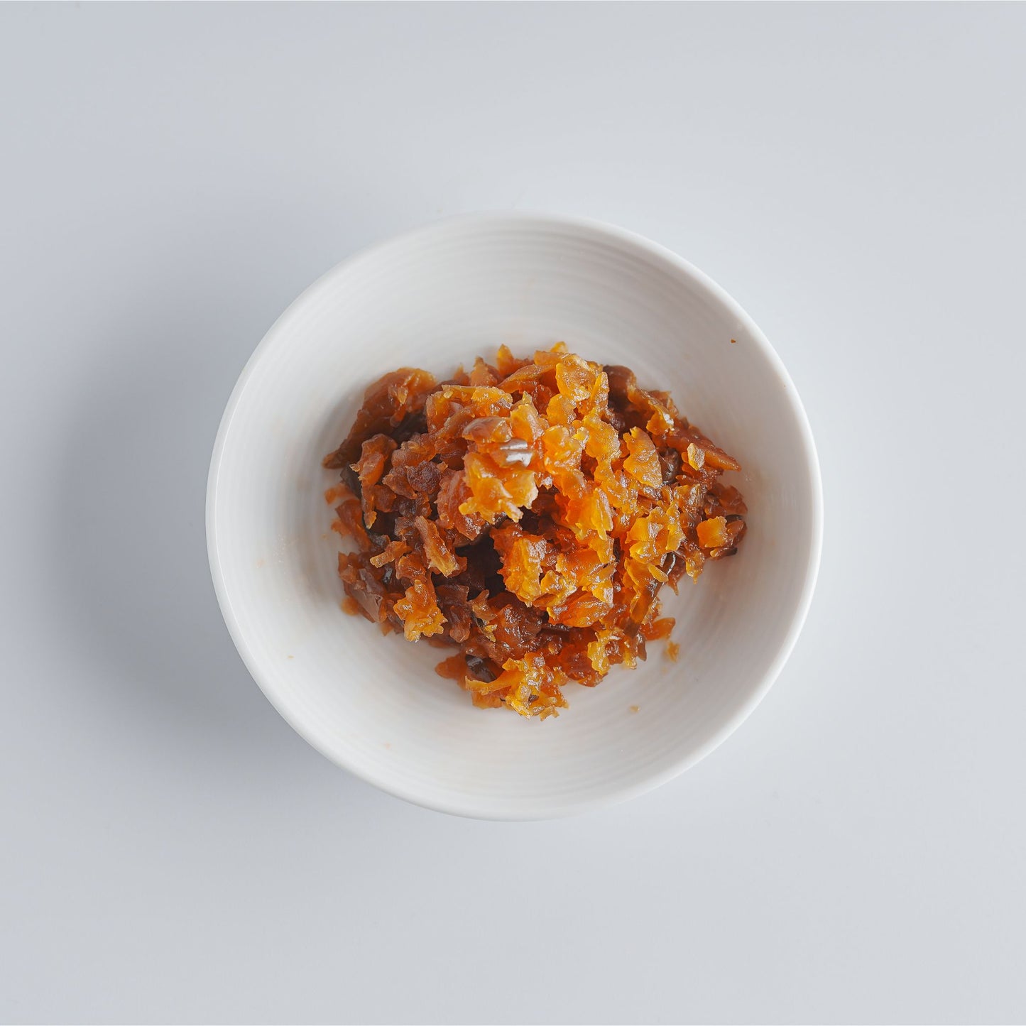 本格そぼろみそ漬けは冷たい料理にもピリ辛味噌がマッチし、サラダや冷奴にアクセントを加えます。