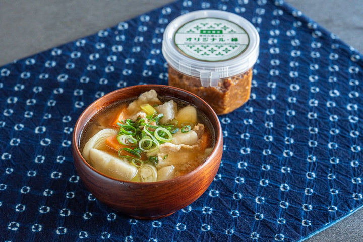 オリジナル・緑で🟢里芋と豚肉のごろごろ味噌汁🫕