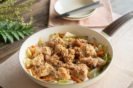 ほったらかし15分で完成🙌キャベツと鶏肉の味噌塩麹ワンパン蒸し