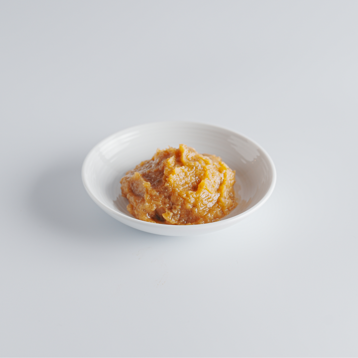 ぼたんこしょうみそは、炒め物や鍋物の薬味に。マヨネーズとあえてサラダの調味料にも。