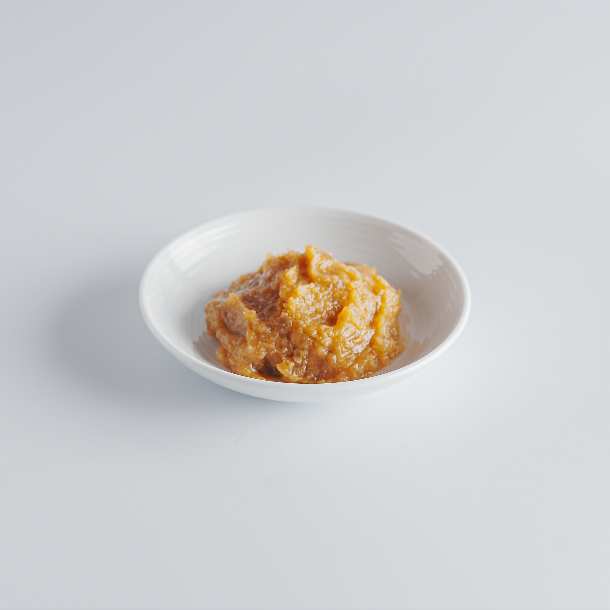 ぼたんこしょうみそは、炒め物や鍋物の薬味に。マヨネーズとあえてサラダの調味料にも。