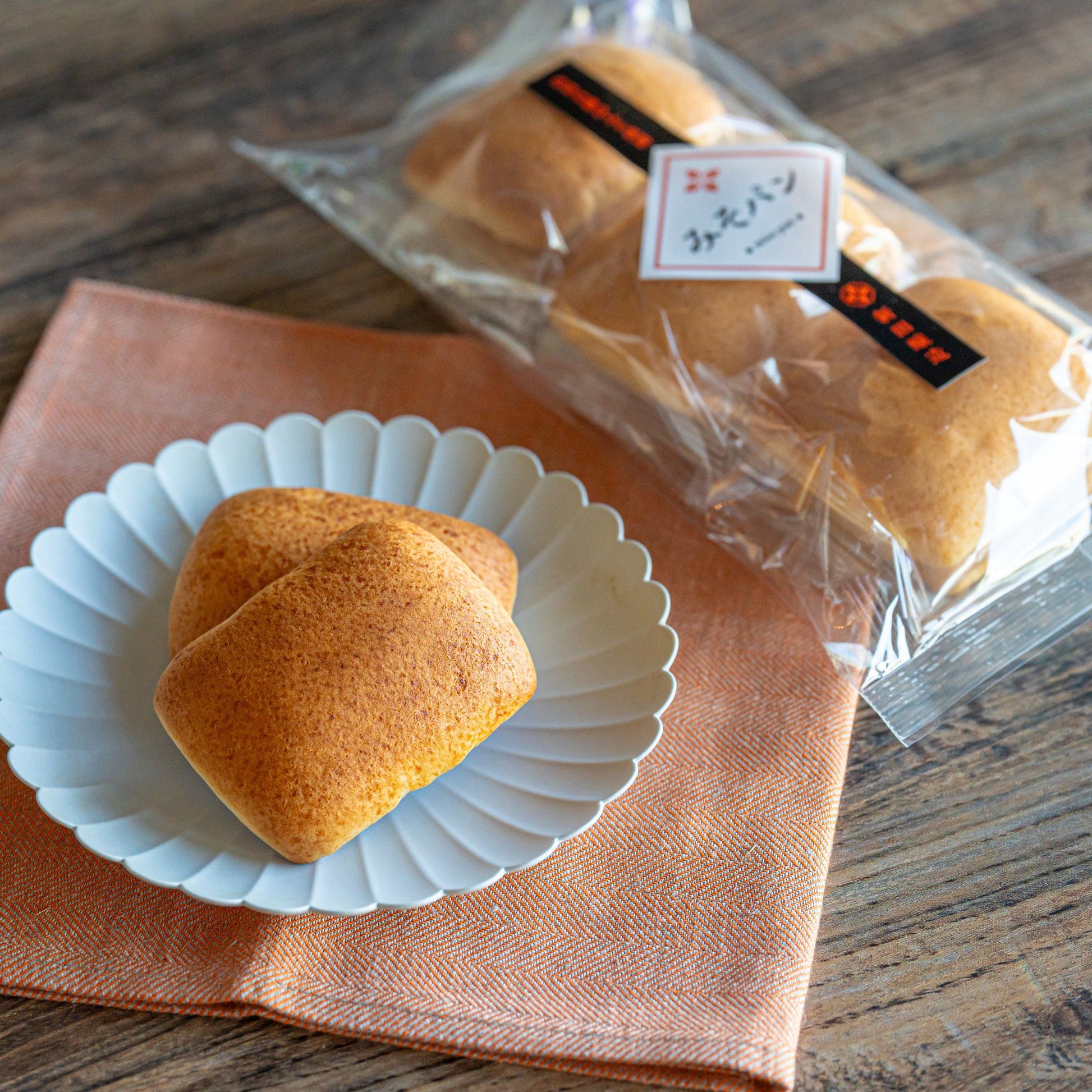新田醸造のみそパンの懐かしい味わいと優しい甘みをお楽しみください。
