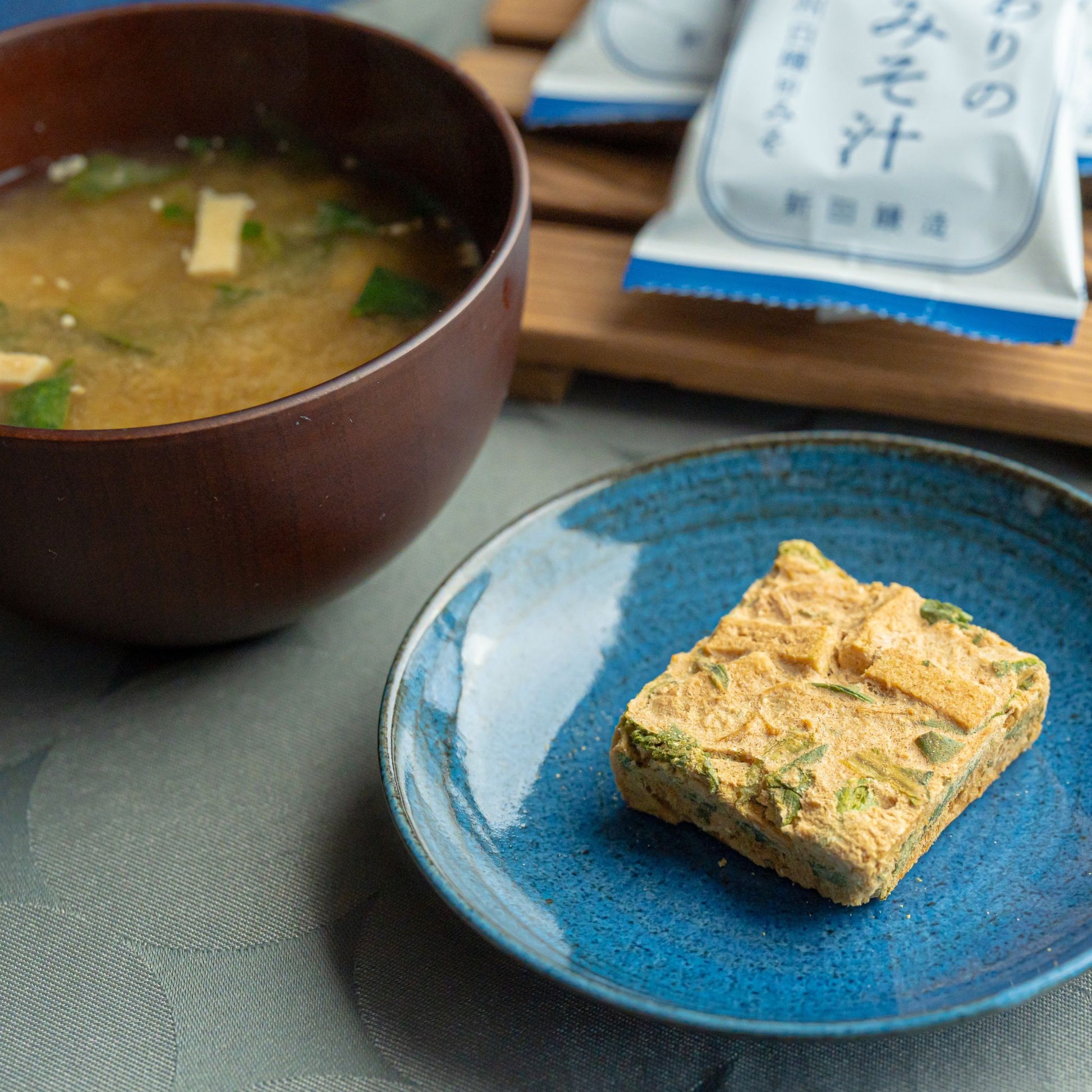 新田醸造のこだわりの即席みそ汁は、忙しい朝やランチ、旅行先でも便利にご利用いただけます。