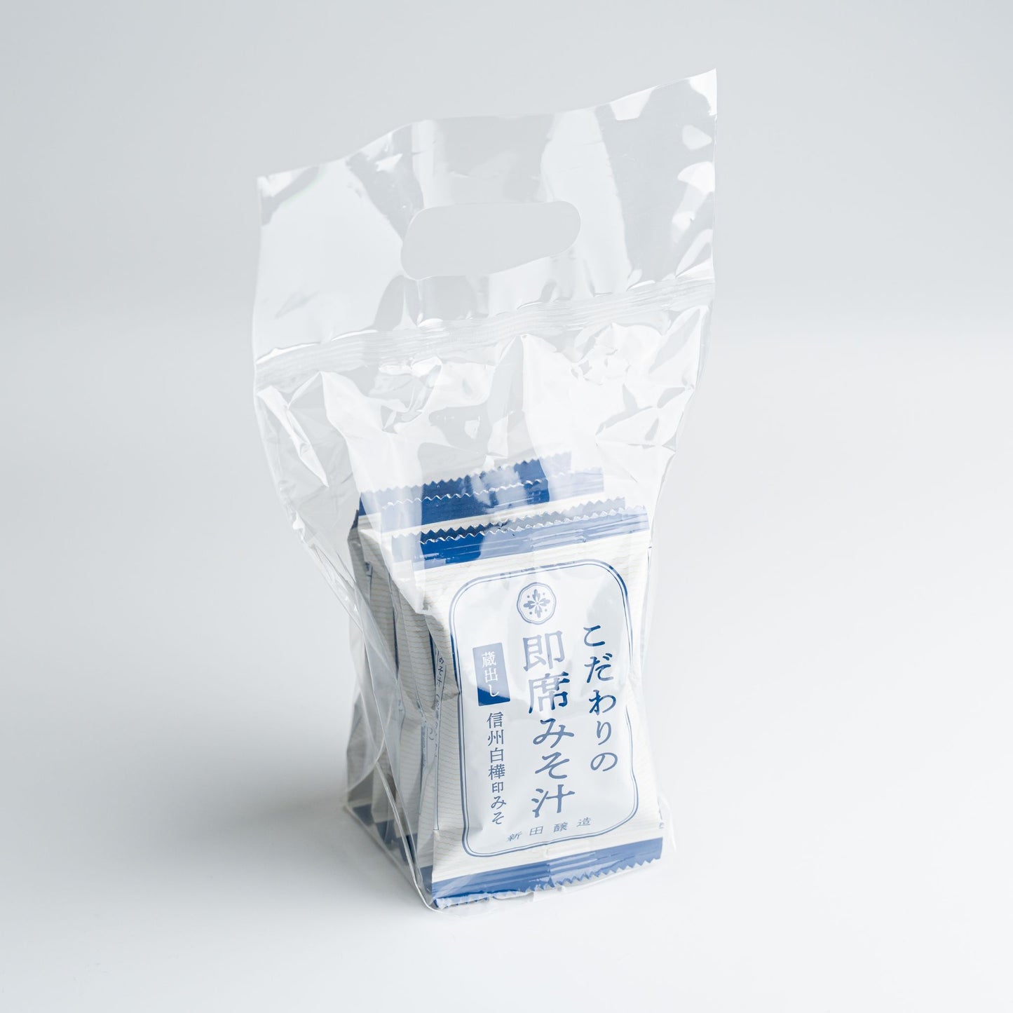 新田醸造のこだわりの即席みそ汁は、具材がみその旨味を引き立て、食感の楽しさも加えます。